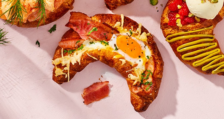 Gevulde croissant, ei met spek