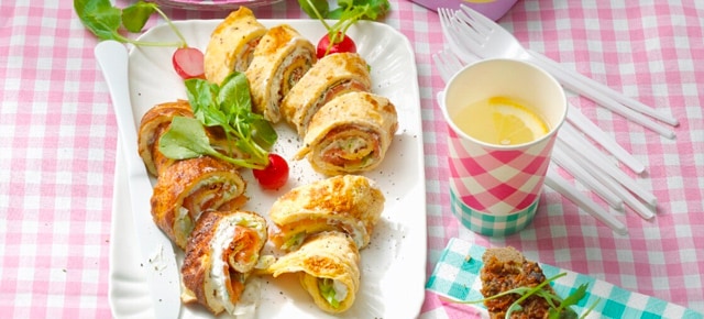 Omeletrolletjes met zalm
