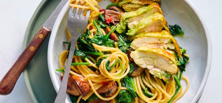 Gegratineerde kip met pesto