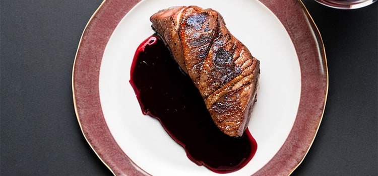 Chateaubriand met gekonfijte sjalotten en rode wijnsaus